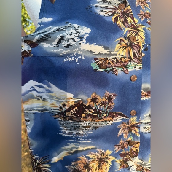 Hilo Hattie Blue Tropical Button Down Shirt - Picture 6 of 8